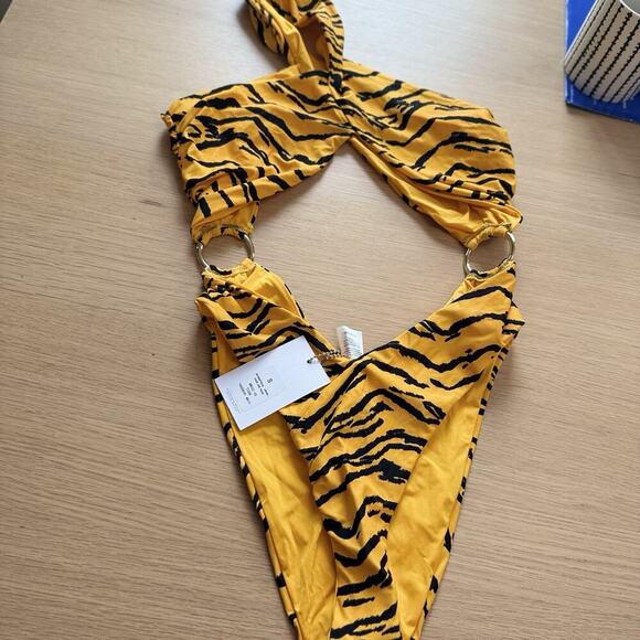 WE WORE WHAT Swimsuit Striped Danielle Anima Pint Women’s Small NWT 1242 - Picture 4 of 7